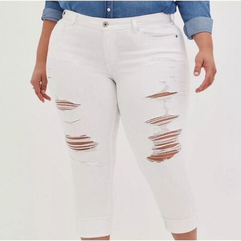 Torrid Crop Boyfriend Straight Vintage Stretch Mid Rise Jeans Size 18 Distressed - Picture 2 of 14